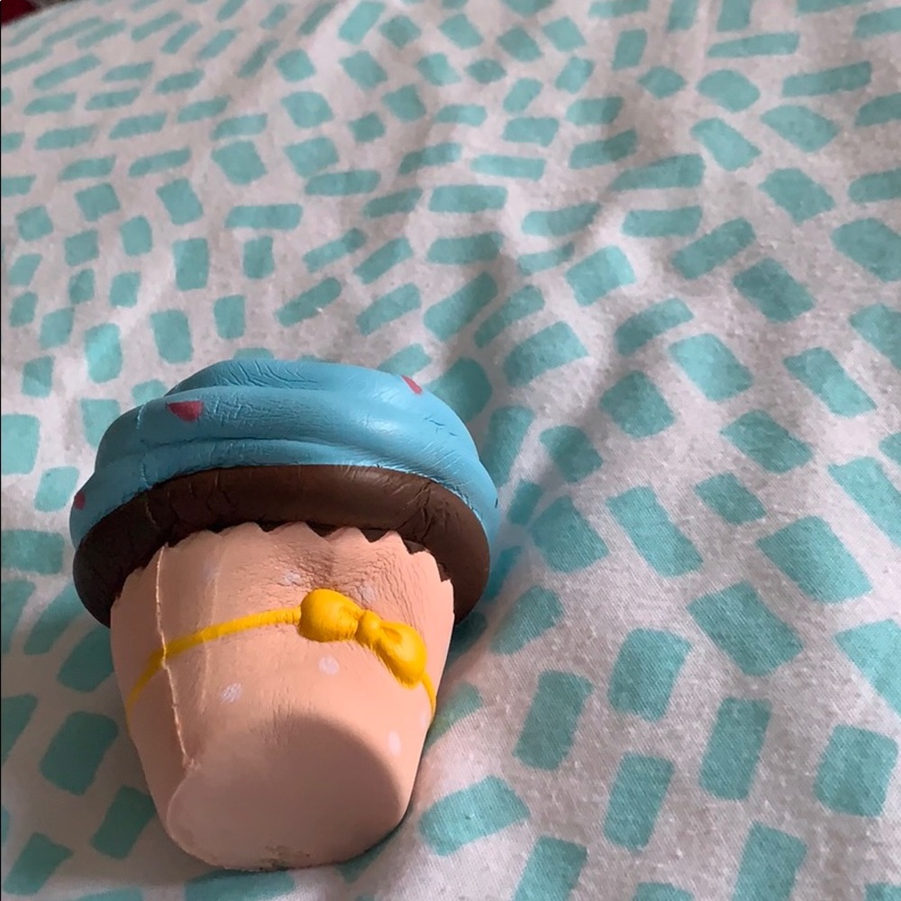 Cupcake squishy :) - Picture 3 of 3